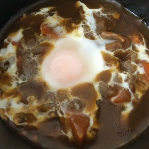 残ったカレーで☆とろとろ卵とチーズの焼きカレー